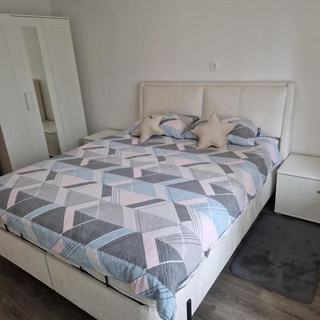 Apartma-Sobe Lejla Випава Екстериор снимка
