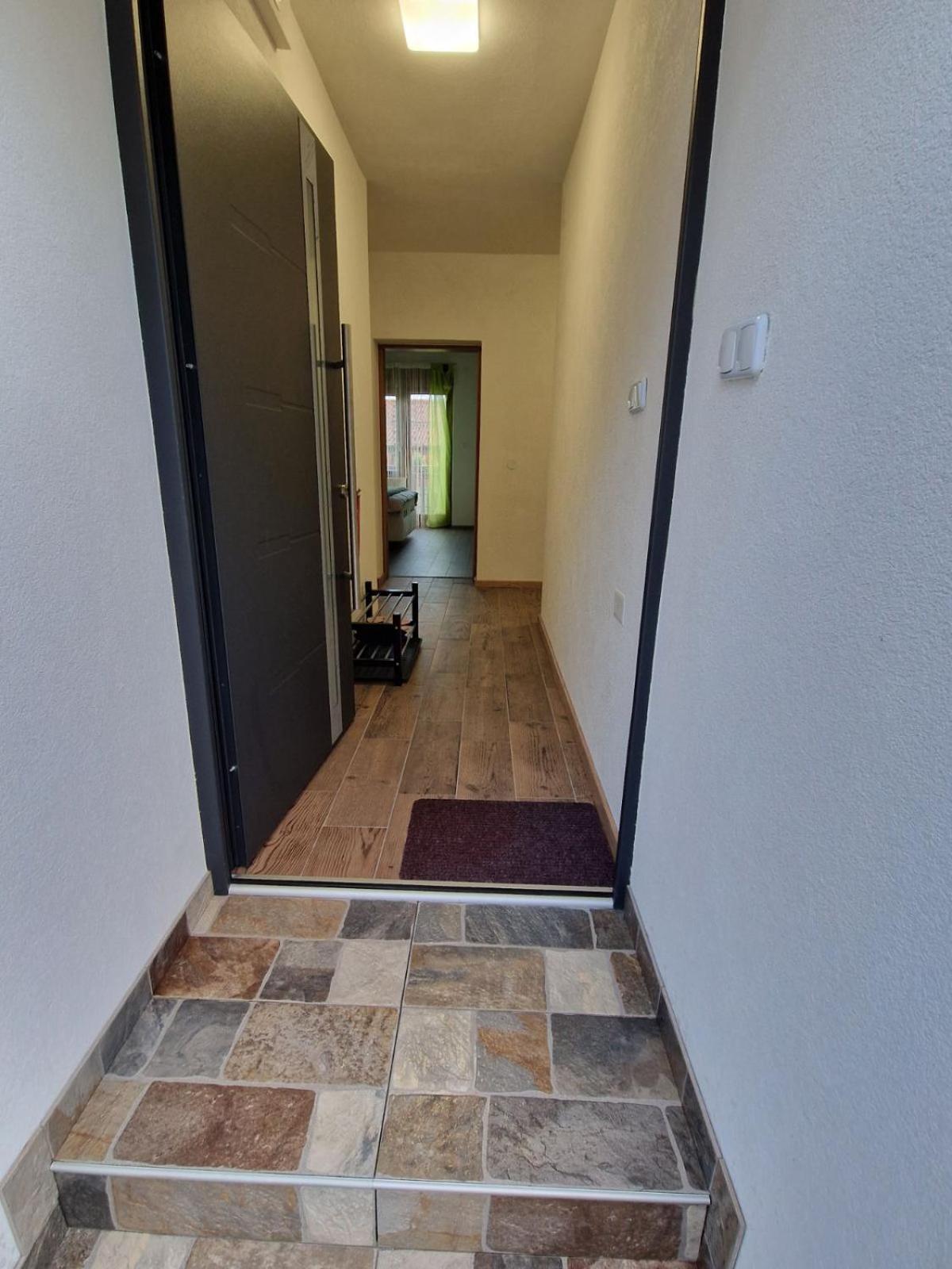 Apartma-Sobe Lejla Випава Екстериор снимка