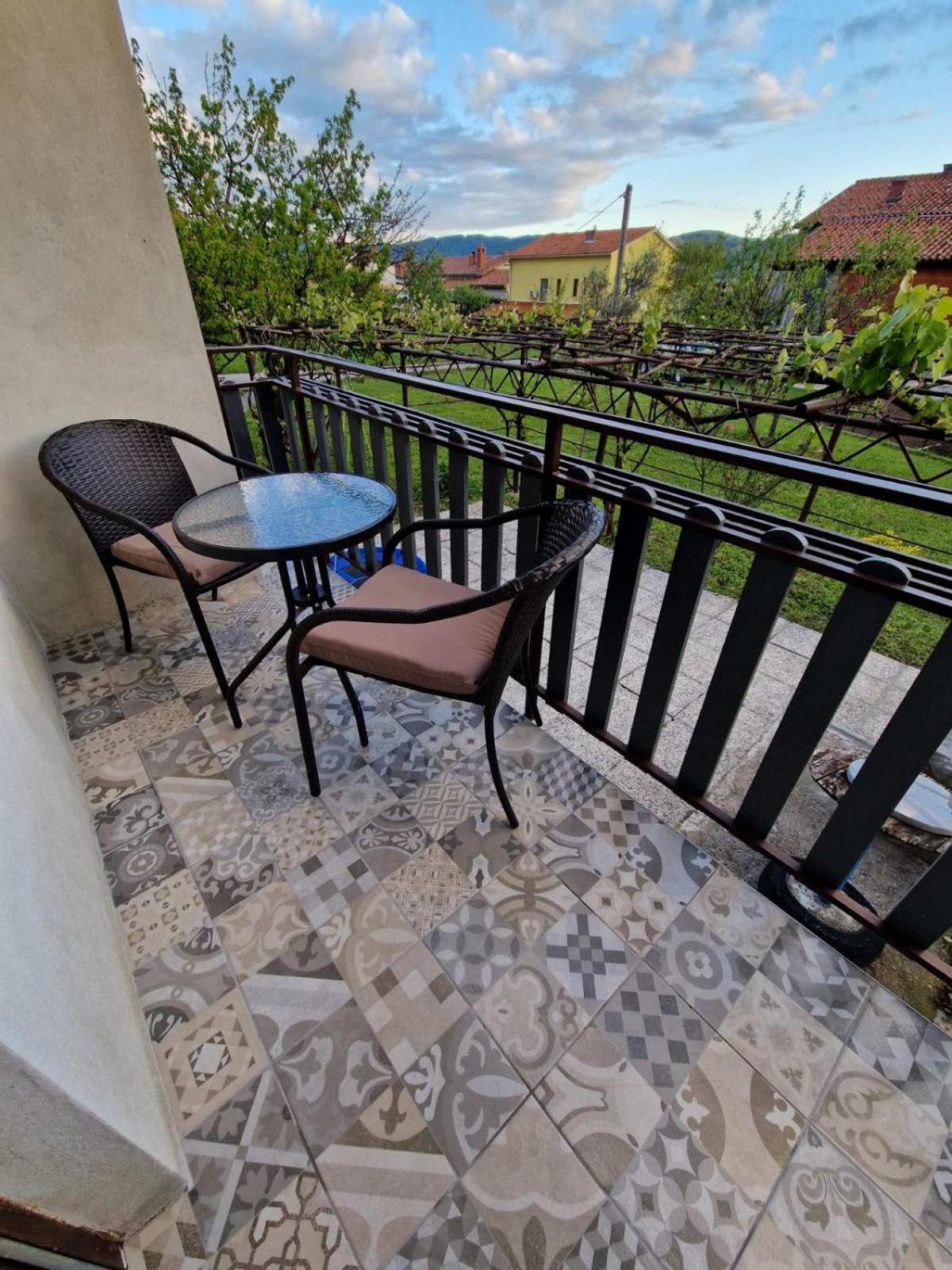 Apartma-Sobe Lejla Випава Екстериор снимка