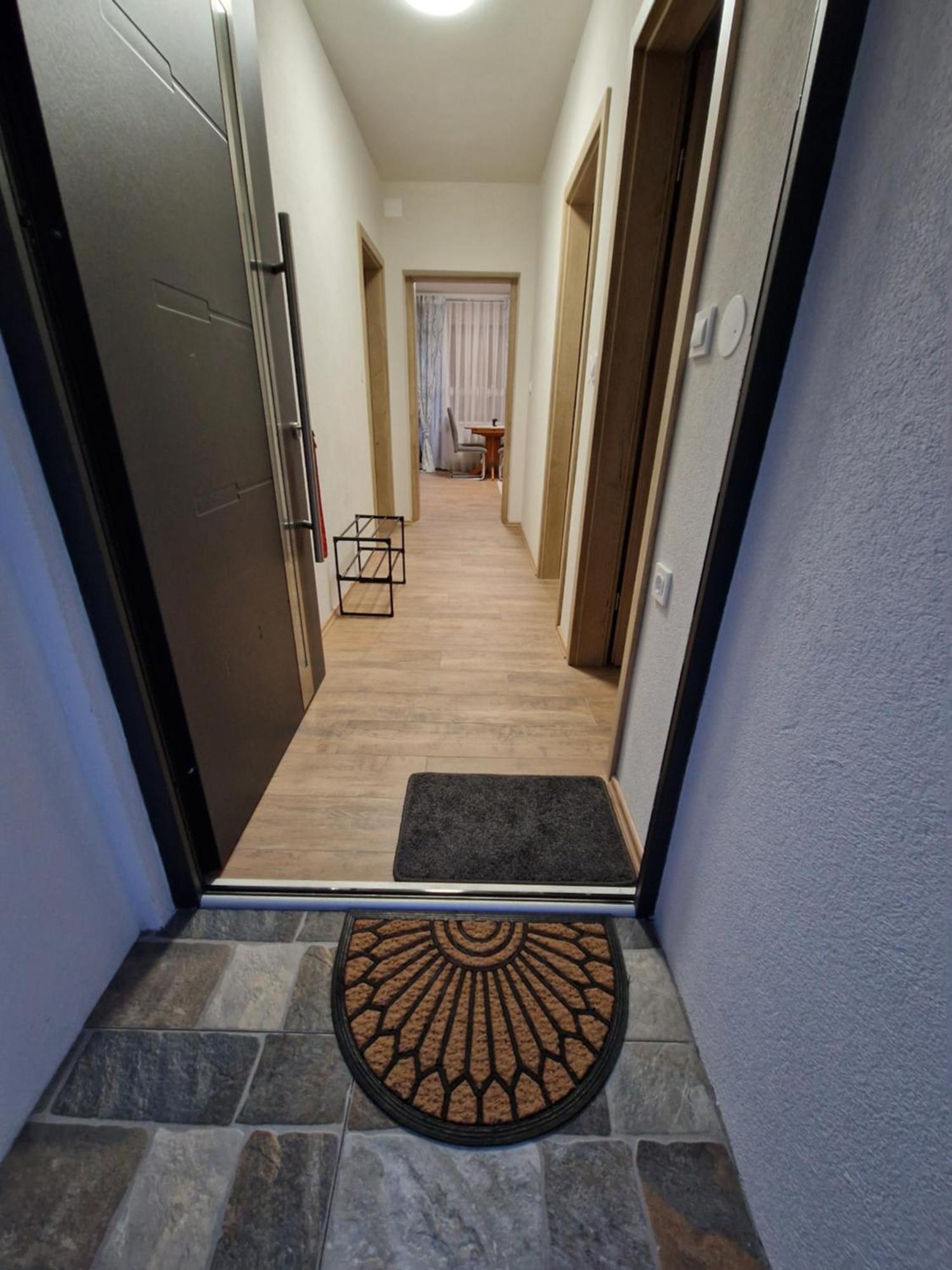 Apartma-Sobe Lejla Випава Екстериор снимка