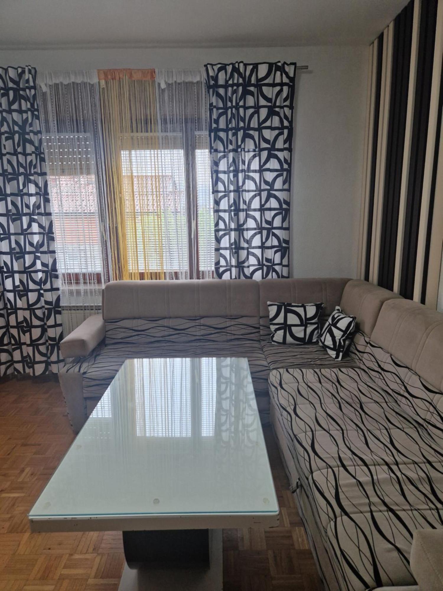 Apartma-Sobe Lejla Випава Екстериор снимка